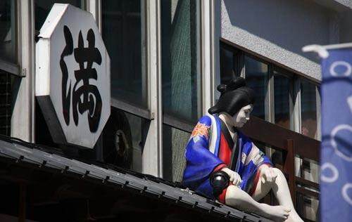 第一次來日本的國內(nèi)游客，最吃驚的莫過于日本城市街道的整潔